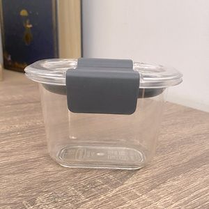 Rubbermaid Brilliance Food Storage Container for Pantry